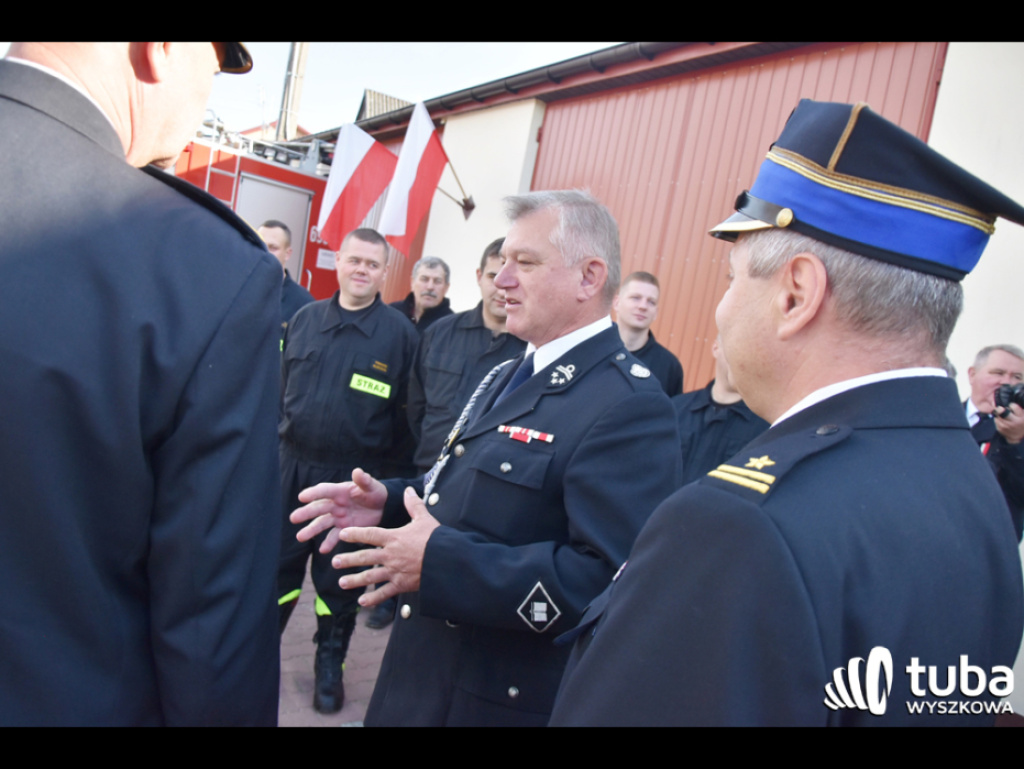 Premier Morawiecki w Lucynowie Dużym i Zabrodziu spotkał się ze strażakami i gospodyniami wiejskimi (FOTO/ VIDEO)