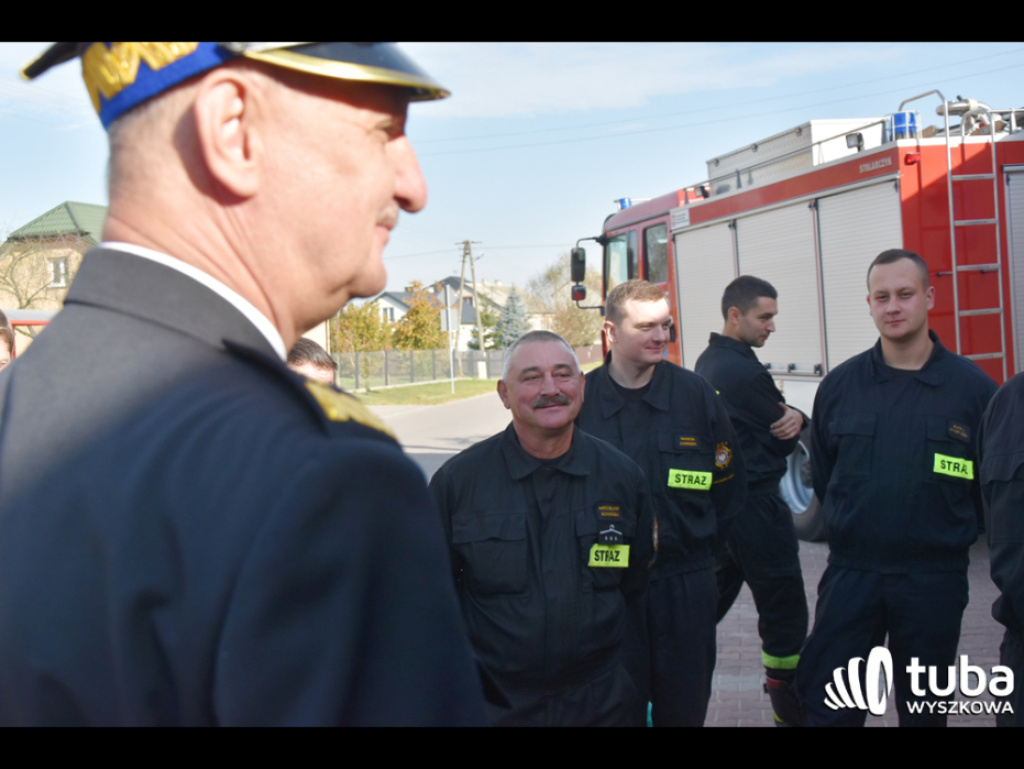 Premier Morawiecki w Lucynowie Dużym i Zabrodziu spotkał się ze strażakami i gospodyniami wiejskimi (FOTO/ VIDEO)