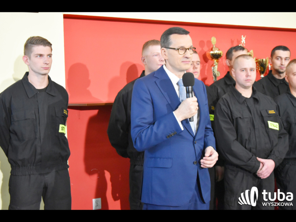 Premier Morawiecki w Lucynowie Dużym i Zabrodziu spotkał się ze strażakami i gospodyniami wiejskimi (FOTO/ VIDEO)