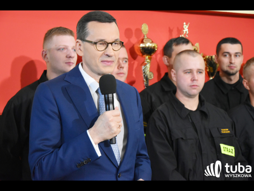 Premier Morawiecki w Lucynowie Dużym i Zabrodziu spotkał się ze strażakami i gospodyniami wiejskimi (FOTO/ VIDEO)