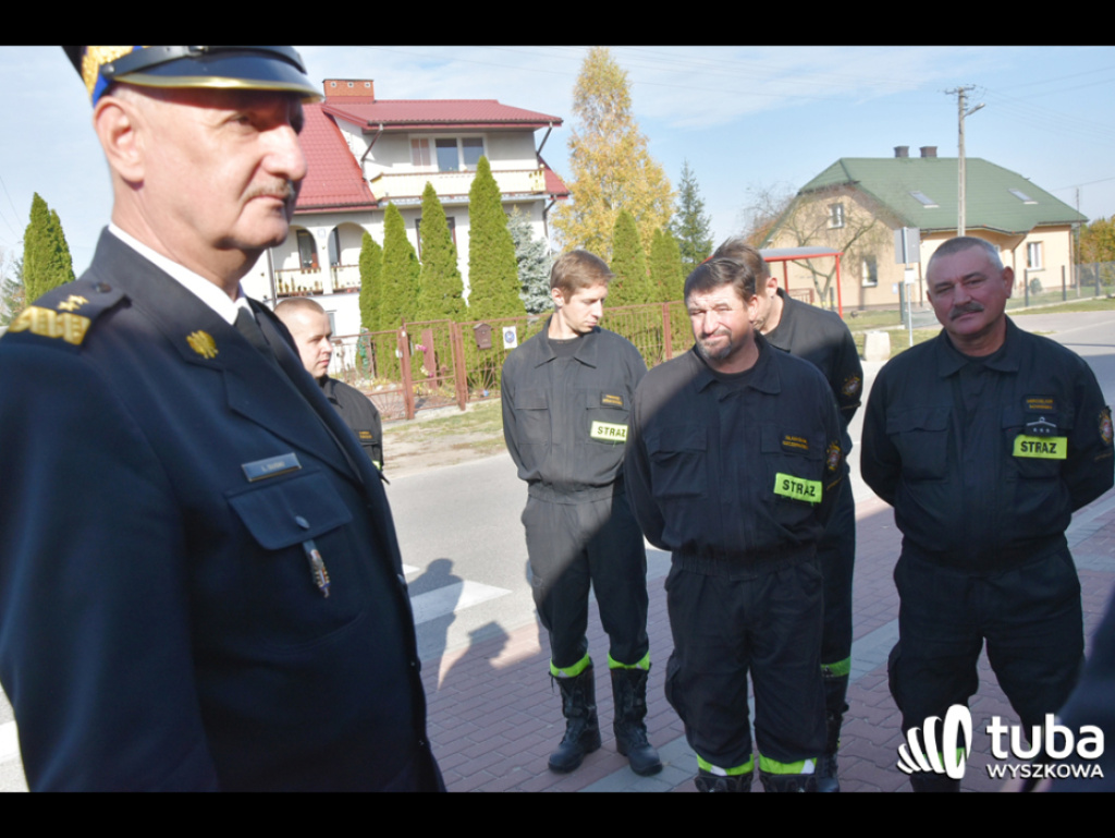 Premier Morawiecki w Lucynowie Dużym i Zabrodziu spotkał się ze strażakami i gospodyniami wiejskimi (FOTO/ VIDEO)