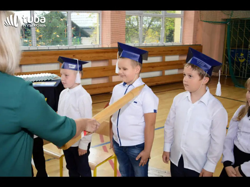 Pierwszoklasiści z Rybienka Leśnego przyjęci w poczet uczniów