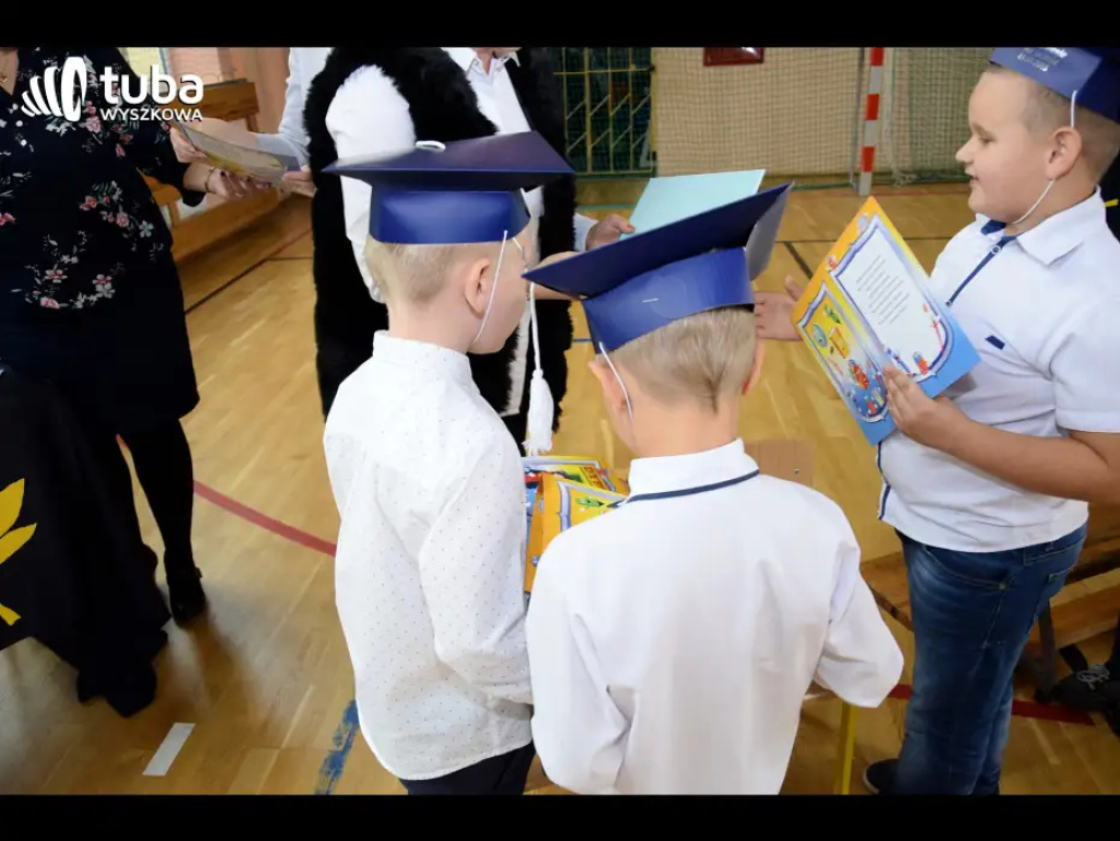 Pierwszoklasiści z Rybienka Leśnego przyjęci w poczet uczniów