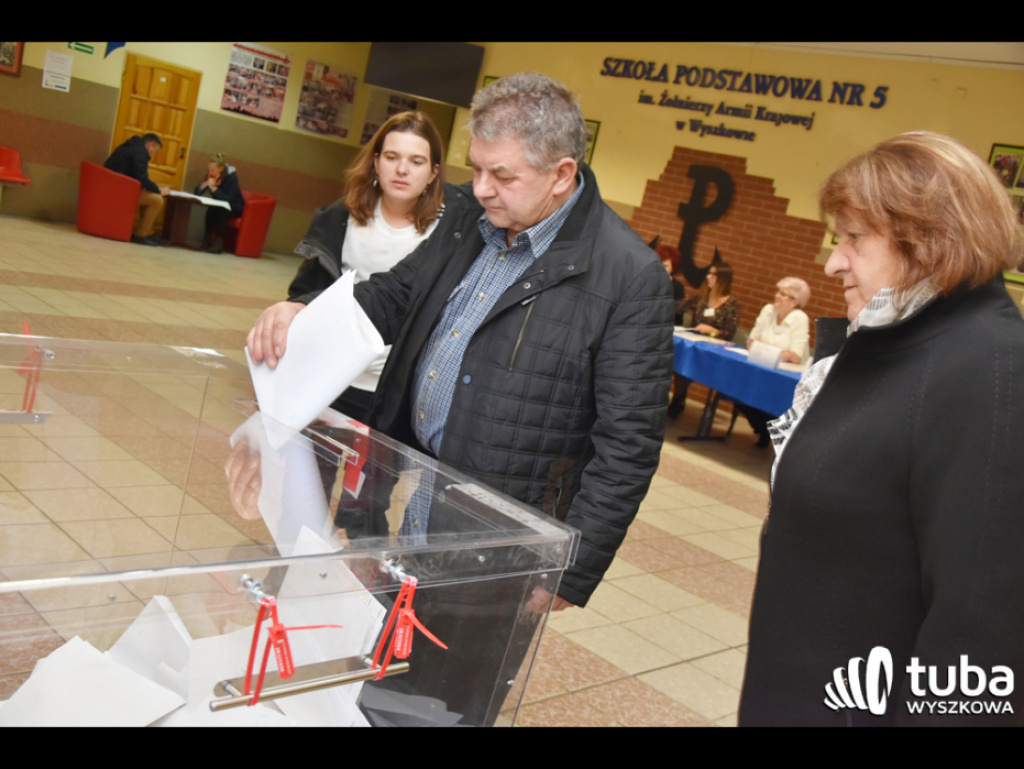 Komisje zliczają wyniki. Przewidywana bardzo wysoka frekwencja