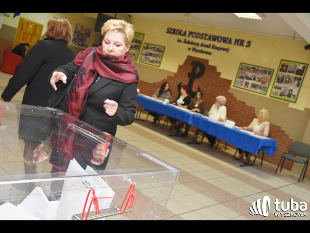 Komisje zliczają wyniki. Przewidywana bardzo wysoka frekwencja