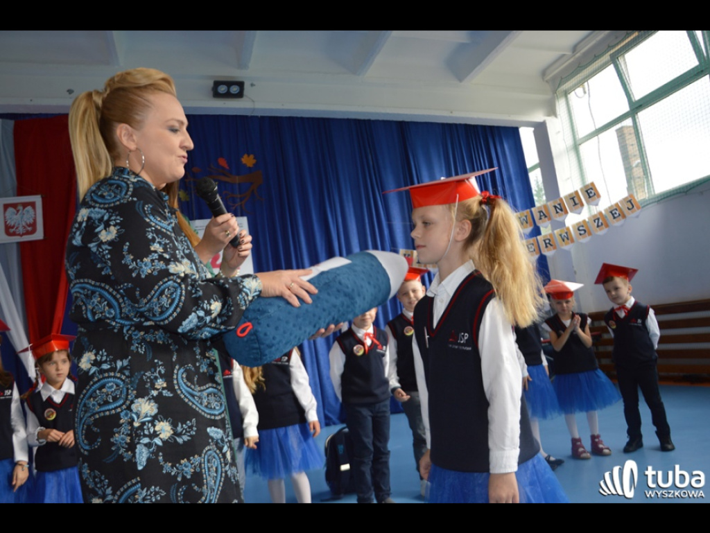 Pierwszoklasiści z I Językowej Szkoły Podstawowej 