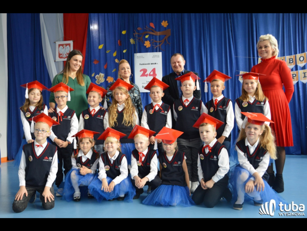Pierwszoklasiści z I Językowej Szkoły Podstawowej 