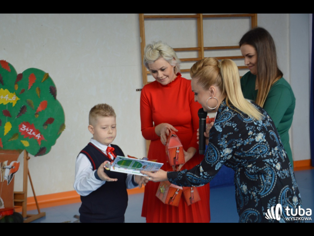 Pierwszoklasiści z I Językowej Szkoły Podstawowej 