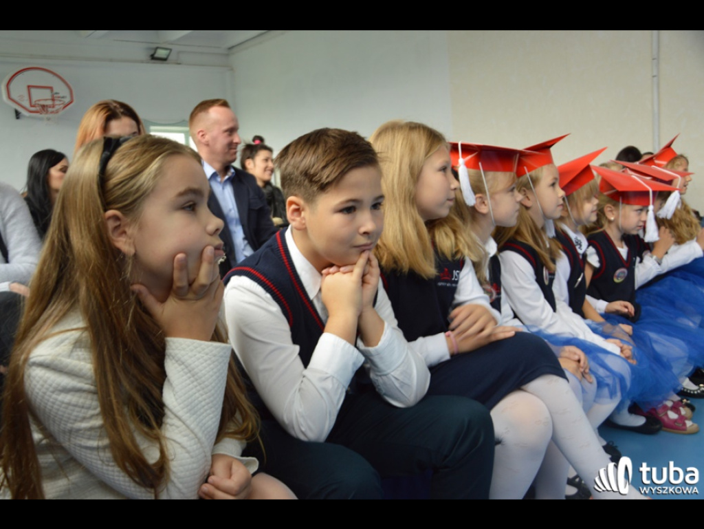 Pierwszoklasiści z I Językowej Szkoły Podstawowej 