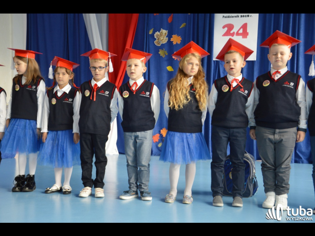 Pierwszoklasiści z I Językowej Szkoły Podstawowej 