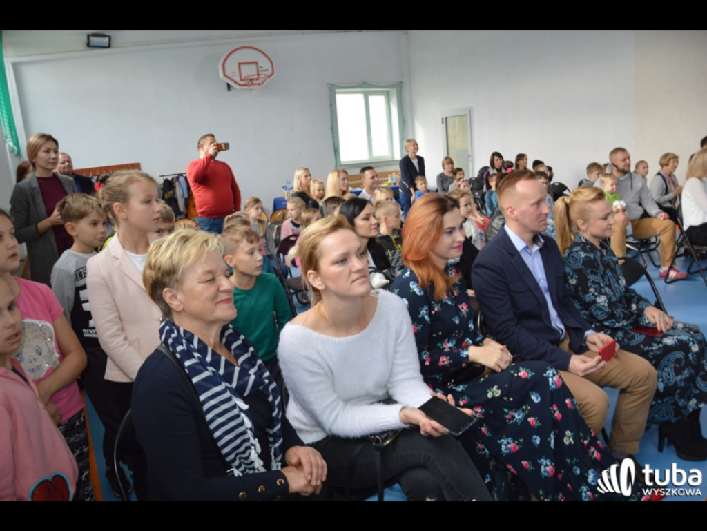 Pierwszoklasiści z I Językowej Szkoły Podstawowej 