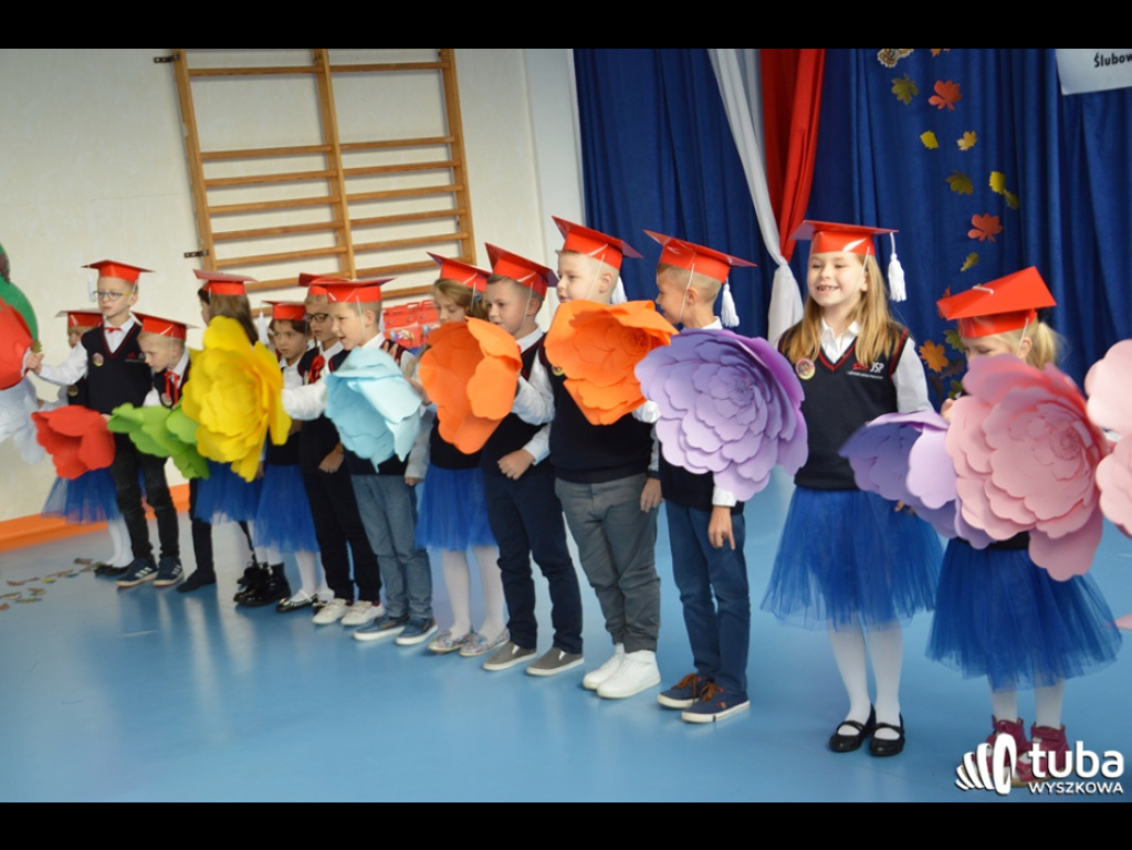 Pierwszoklasiści z I Językowej Szkoły Podstawowej 
