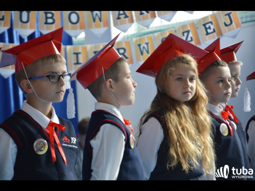 Pierwszoklasiści z I Językowej Szkoły Podstawowej 