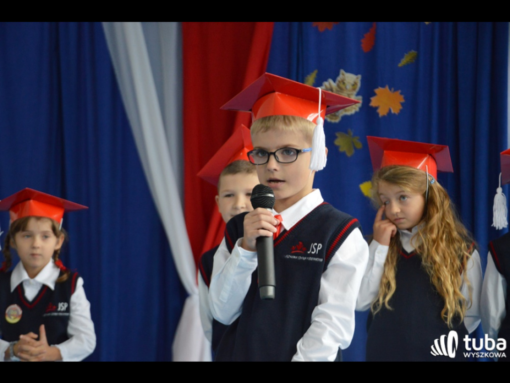Pierwszoklasiści z I Językowej Szkoły Podstawowej 