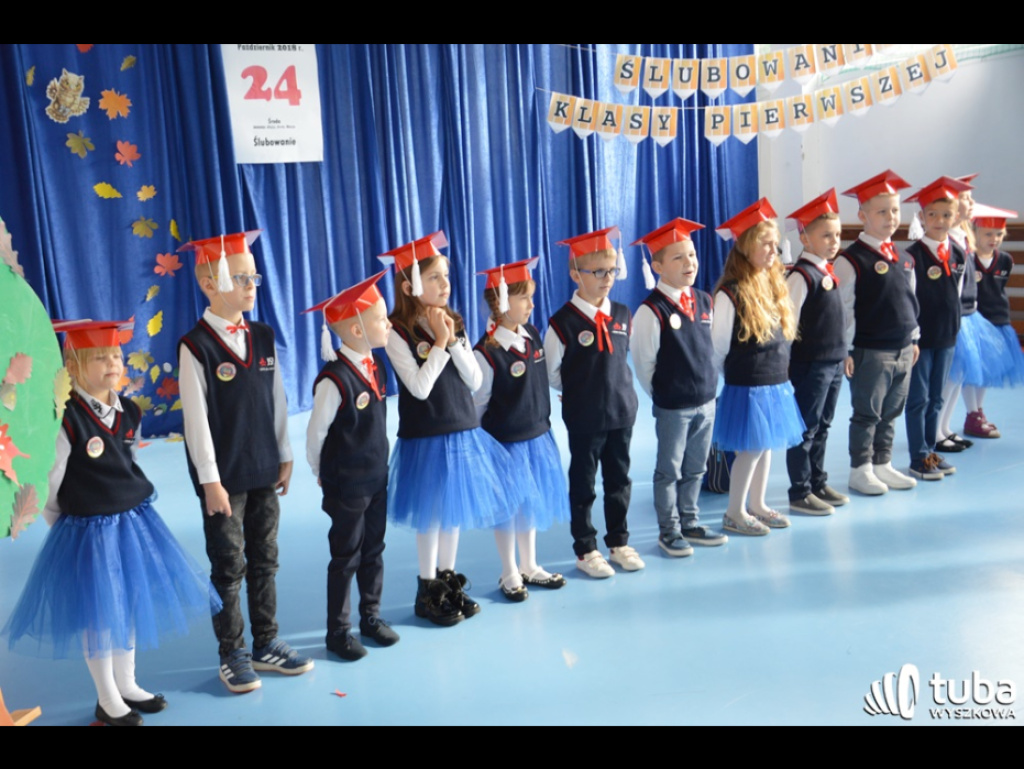 Pierwszoklasiści z I Językowej Szkoły Podstawowej 