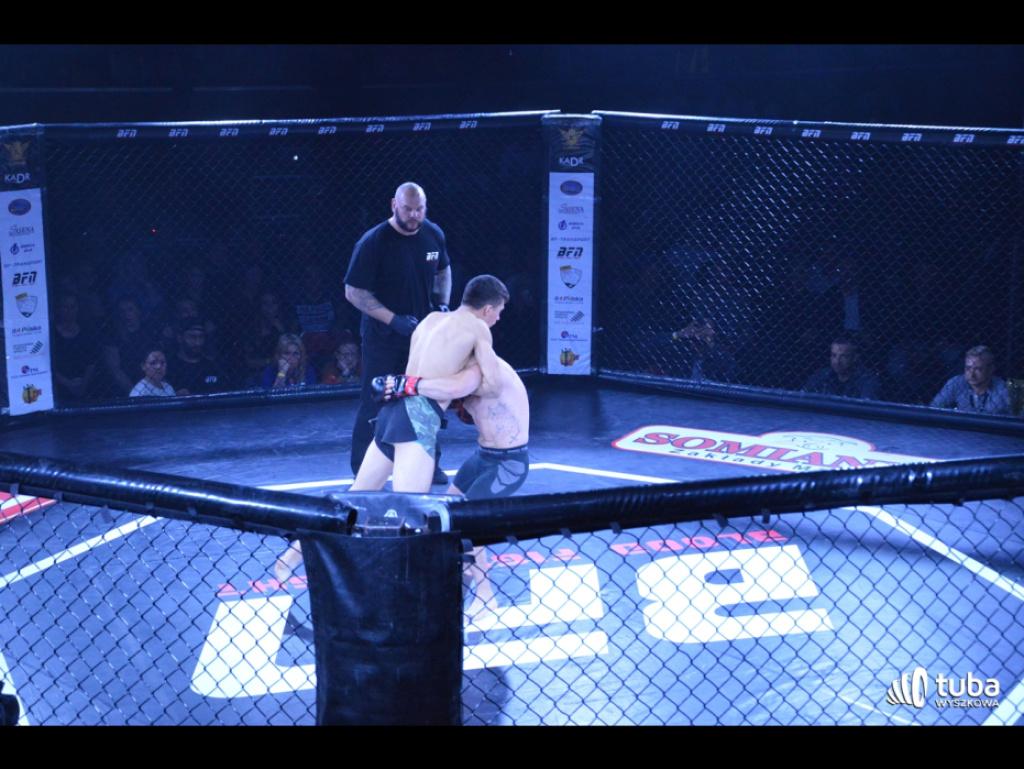 W oktagonie polała się krew. Blood Fight Night 1 za nami