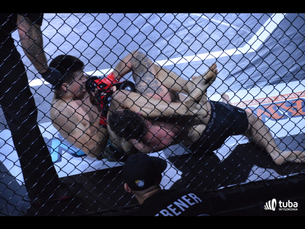 W oktagonie polała się krew. Blood Fight Night 1 za nami