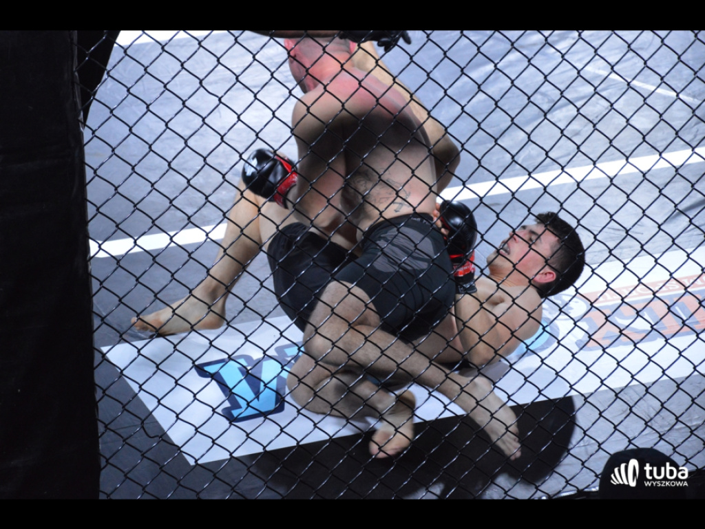 W oktagonie polała się krew. Blood Fight Night 1 za nami