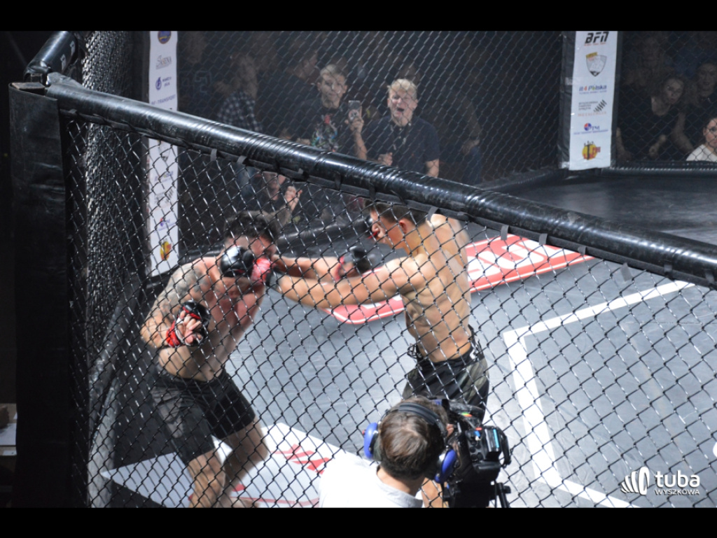 W oktagonie polała się krew. Blood Fight Night 1 za nami