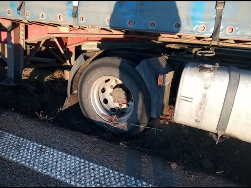 Ciężarówka zablokowała trasę. Poważne utrudnienia na S8