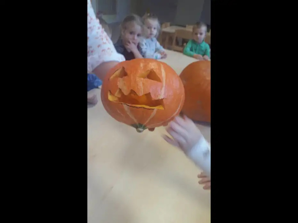Halloweenowe czary-mary  w Żłobku A KU KU