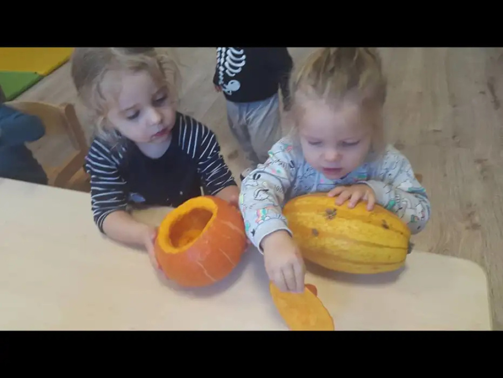Halloweenowe czary-mary  w Żłobku A KU KU