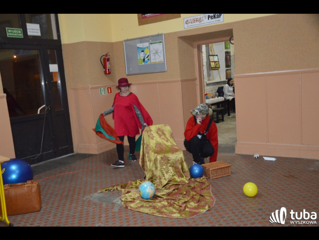 Malarstwo i teatr. Podopieczni ŚDS 
