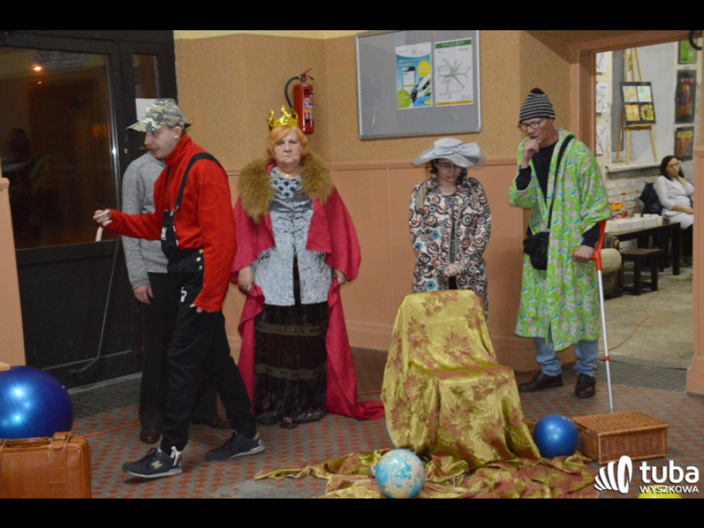 Malarstwo i teatr. Podopieczni ŚDS 