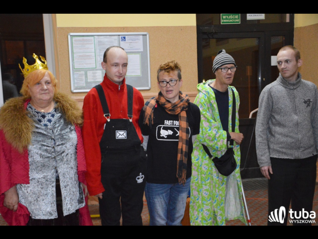 Malarstwo i teatr. Podopieczni ŚDS 