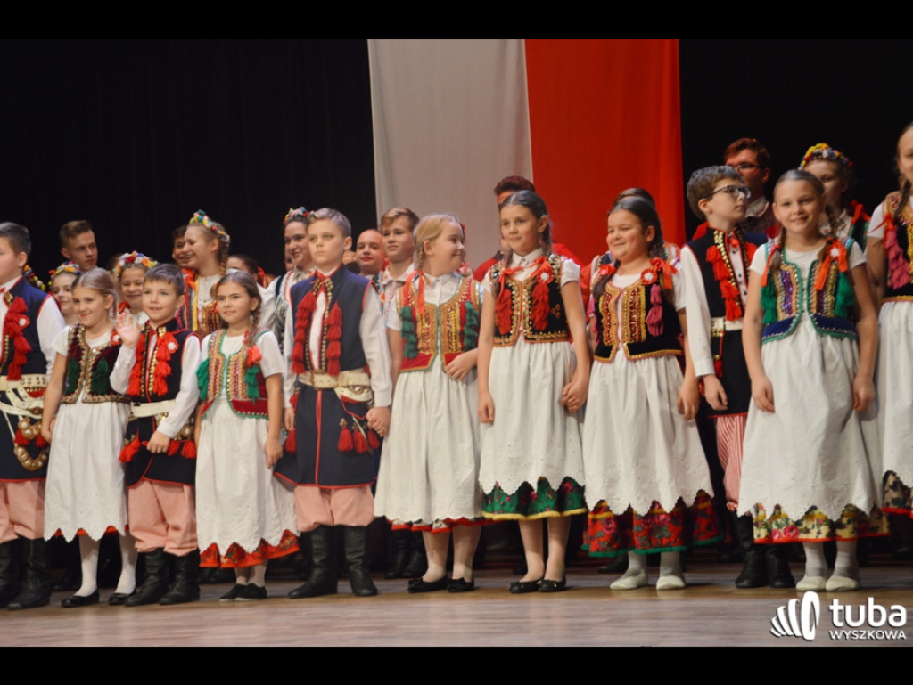 Pieśnią i tańcem wyszkowianie oddali hołd bohaterom Niepodległej