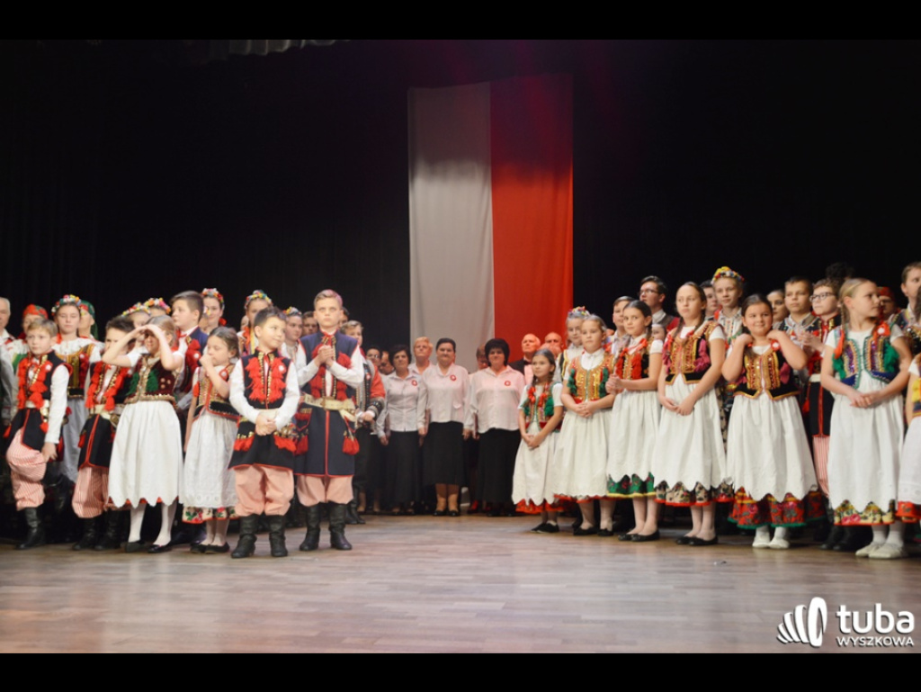 Pieśnią i tańcem wyszkowianie oddali hołd bohaterom Niepodległej