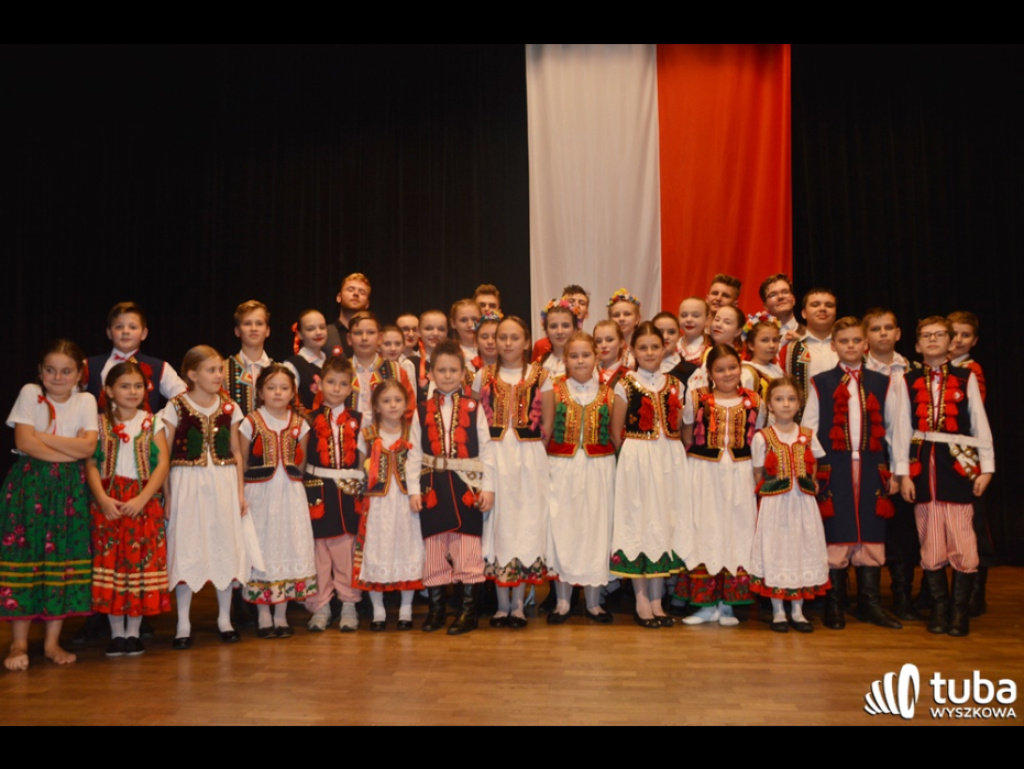 Pieśnią i tańcem wyszkowianie oddali hołd bohaterom Niepodległej