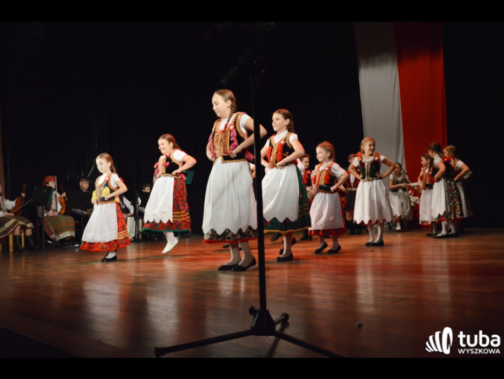 Pieśnią i tańcem wyszkowianie oddali hołd bohaterom Niepodległej