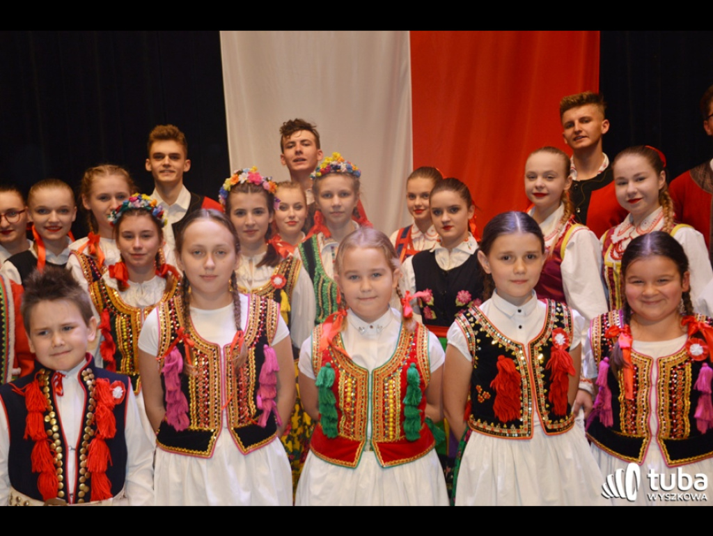 Pieśnią i tańcem wyszkowianie oddali hołd bohaterom Niepodległej