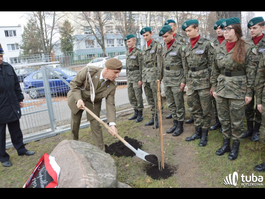 Ukochana Polsko, bądź wielka, potężna i wspaniała... Uczniowie CEZiU 