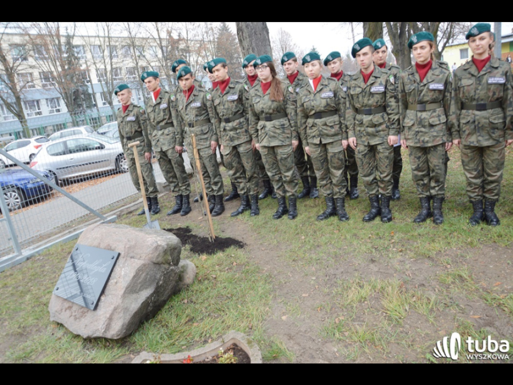 Ukochana Polsko, bądź wielka, potężna i wspaniała... Uczniowie CEZiU 