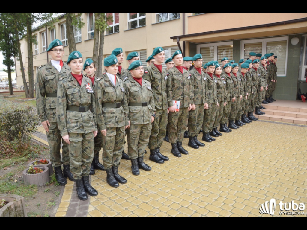 Ukochana Polsko, bądź wielka, potężna i wspaniała... Uczniowie CEZiU 