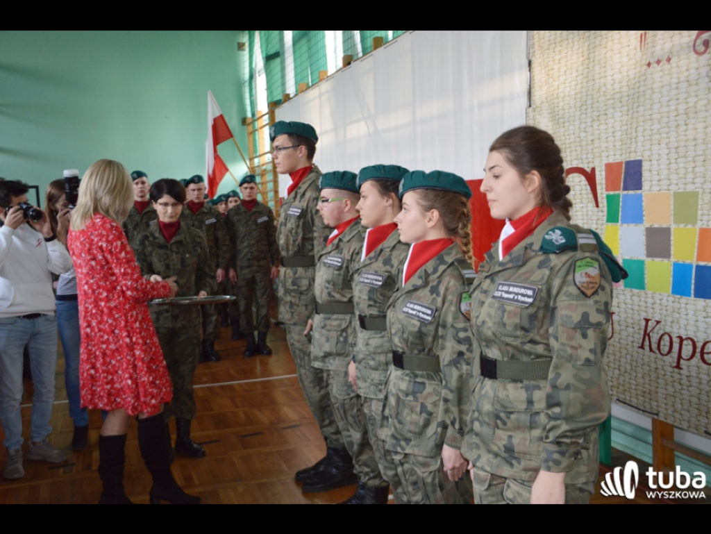 Ukochana Polsko, bądź wielka, potężna i wspaniała... Uczniowie CEZiU 