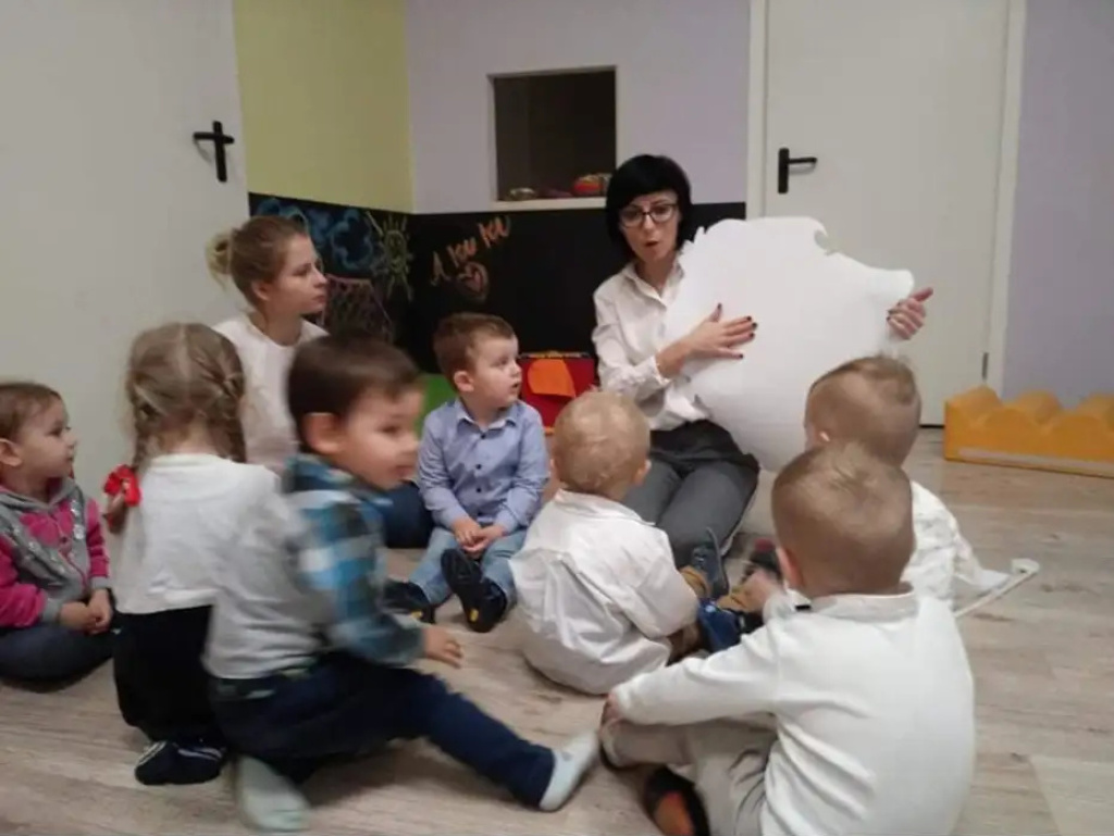 Patriotyzm od najmłodszych lat, czyli jak świętowano niepodległość w Żłobku A KU KU