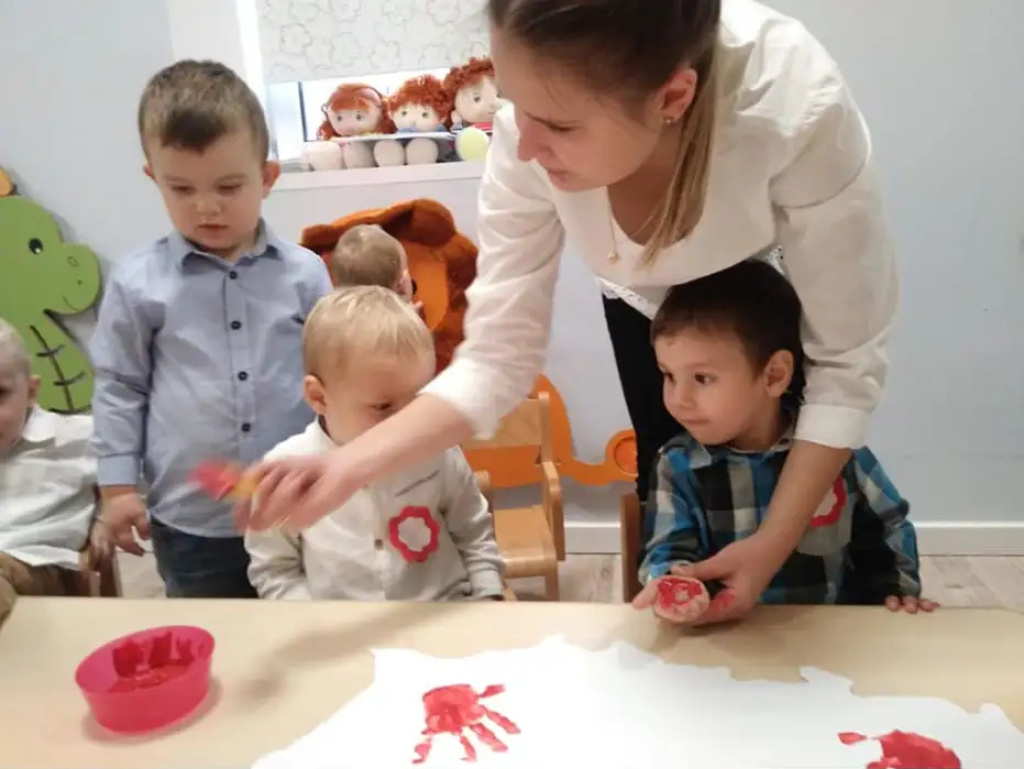 Patriotyzm od najmłodszych lat, czyli jak świętowano niepodległość w Żłobku A KU KU