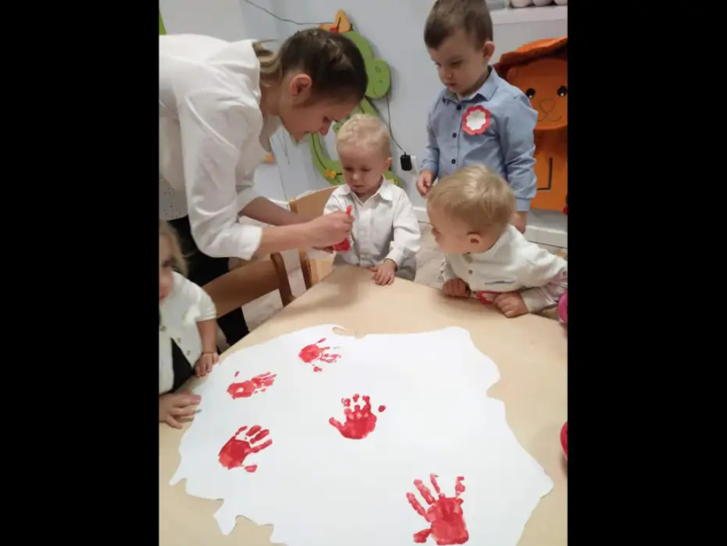 Patriotyzm od najmłodszych lat, czyli jak świętowano niepodległość w Żłobku A KU KU