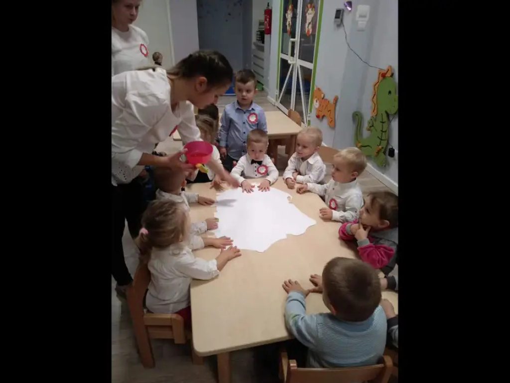 Patriotyzm od najmłodszych lat, czyli jak świętowano niepodległość w Żłobku A KU KU