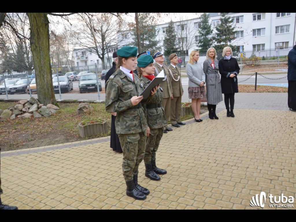 Ukochana Polsko, bądź wielka, potężna i wspaniała... Uczniowie CEZiU 