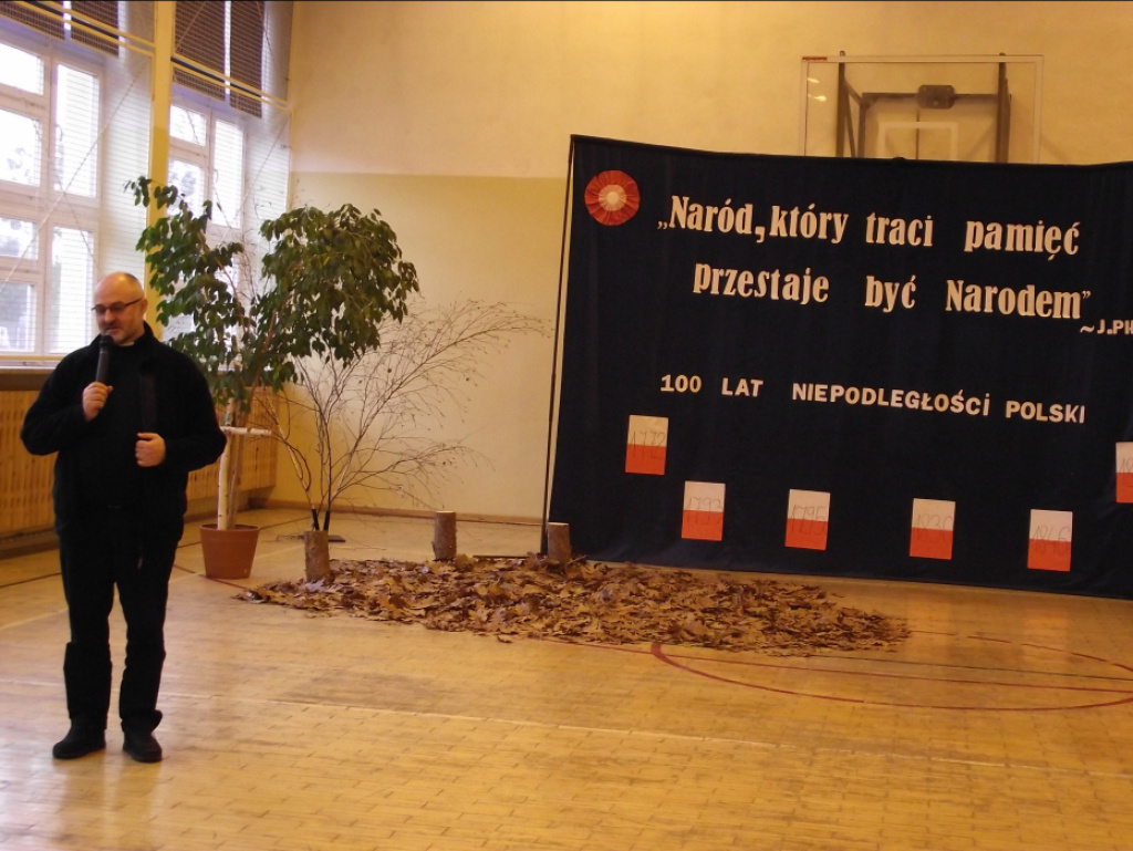 Gimnazjum w Zabrodziu świętowało setną rocznicę odzyskania przez Polskę niepodległości