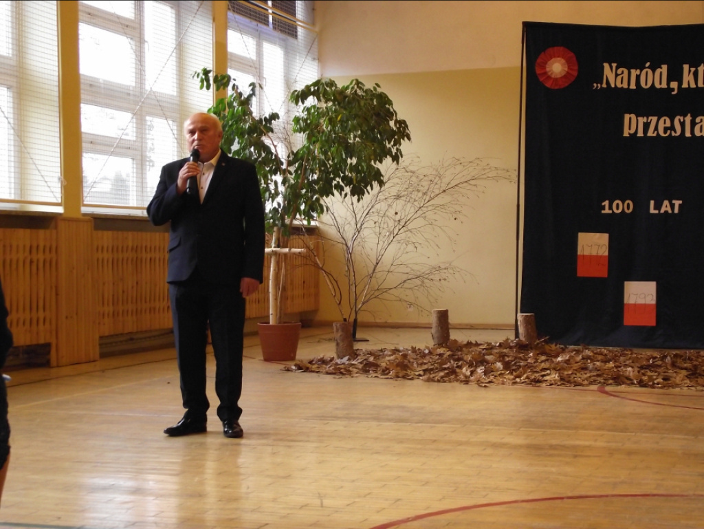 Gimnazjum w Zabrodziu świętowało setną rocznicę odzyskania przez Polskę niepodległości