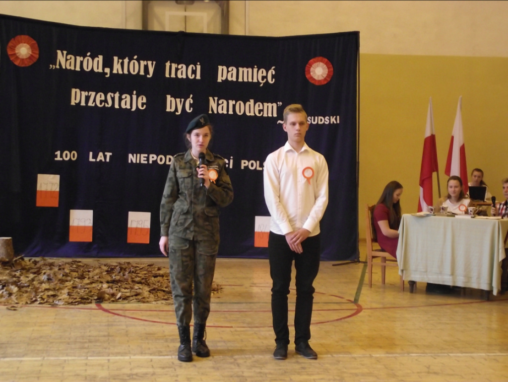 Gimnazjum w Zabrodziu świętowało setną rocznicę odzyskania przez Polskę niepodległości