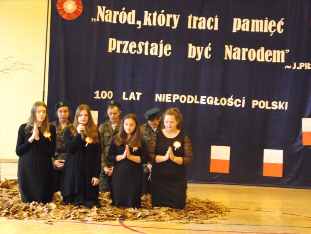 Gimnazjum w Zabrodziu świętowało setną rocznicę odzyskania przez Polskę niepodległości