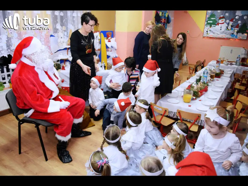 Święty Mikołaj odwiedził przedszkolaki z „Bajki”