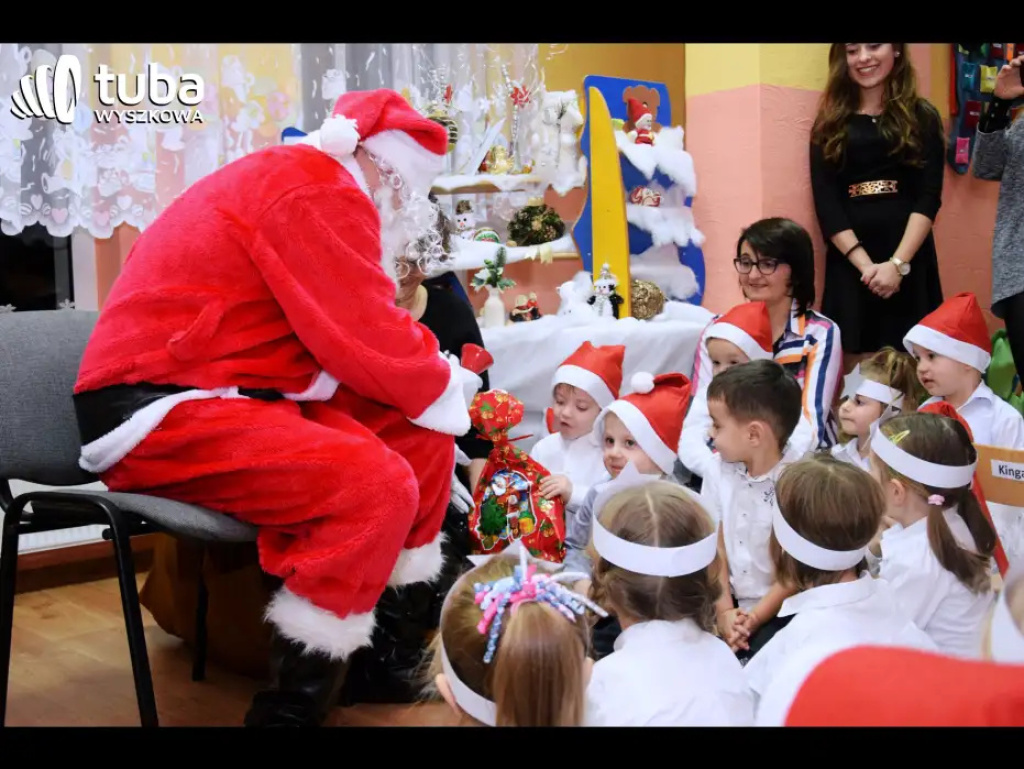 Święty Mikołaj odwiedził przedszkolaki z „Bajki”