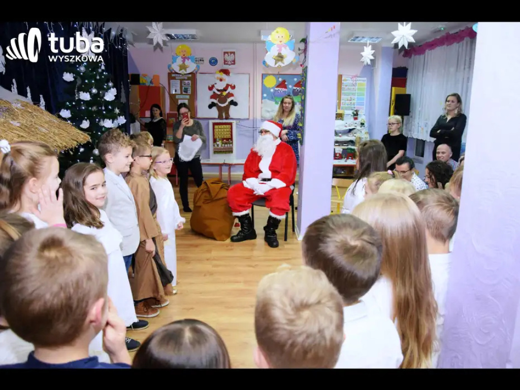 Święty Mikołaj odwiedził przedszkolaki z „Bajki”